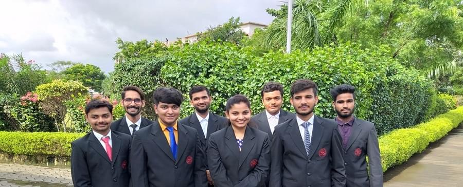 Shree Dhanvantary College of Post Graduate Business Management Surat Students photo 2
